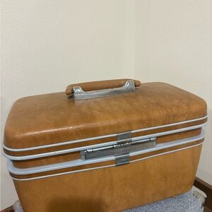 Samsonite Vintage Profile Train Case with key